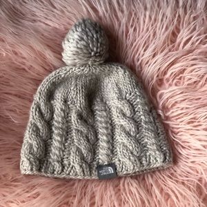 North face Pom Pom beanie